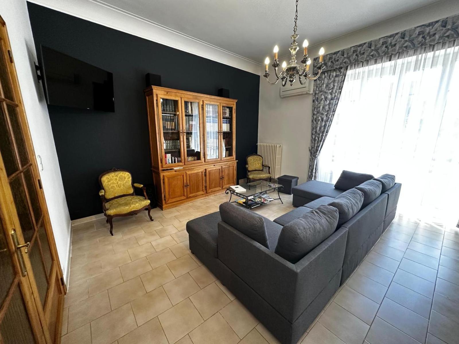 Appartement 4 A 8 Personnes, Spacieux De Standing Classe 4 Etoiles Nîmes Esterno foto
