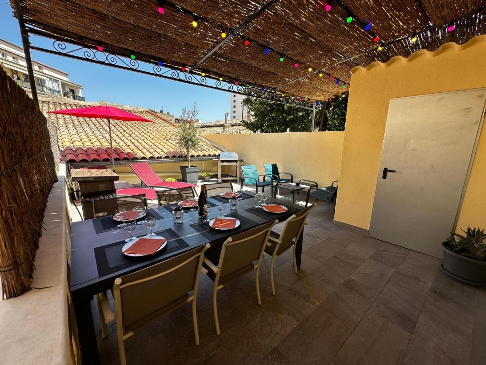 Appartement 4 A 8 Personnes, Spacieux De Standing Classe 4 Etoiles Nîmes Esterno foto
