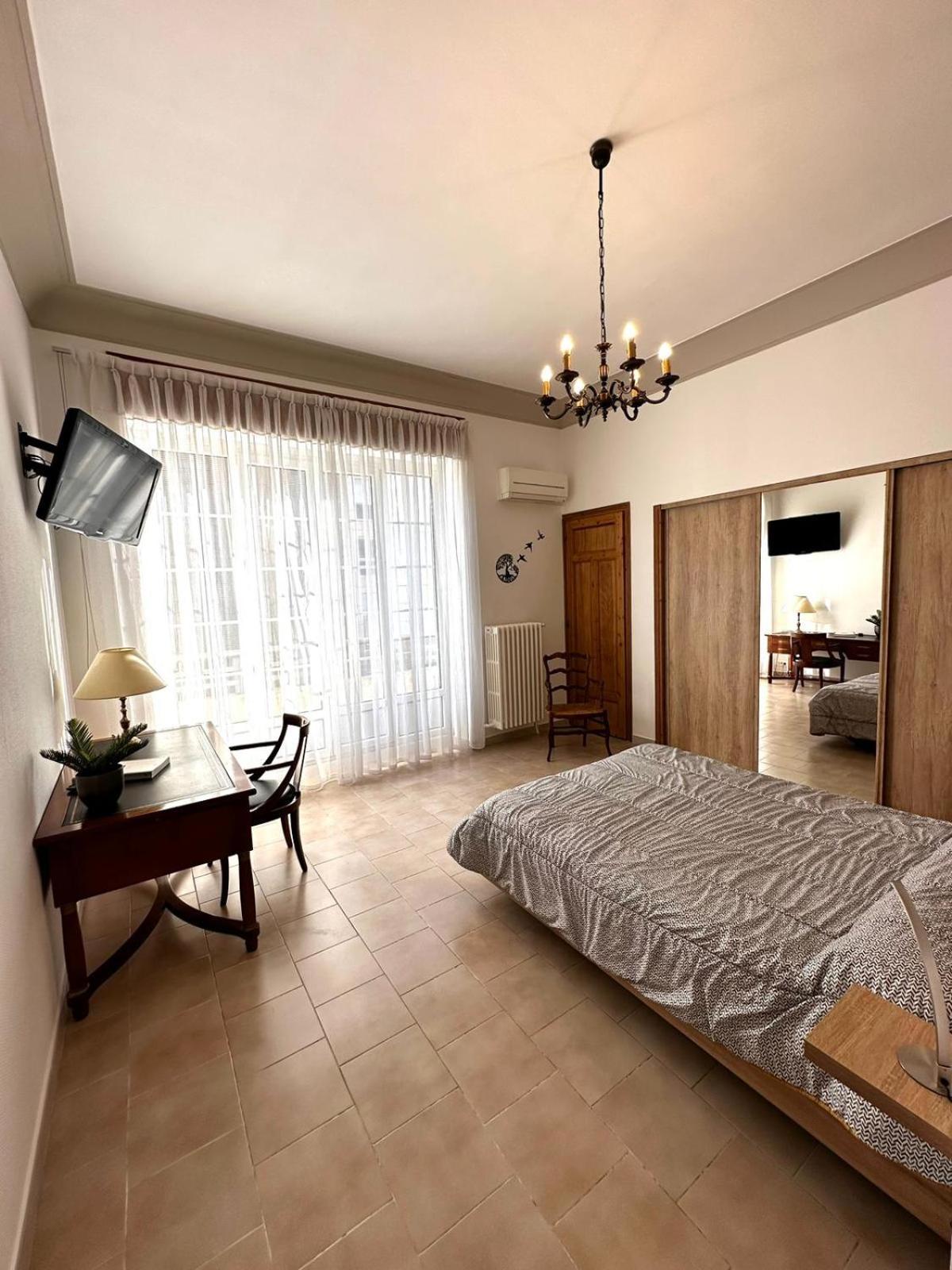 Appartement 4 A 8 Personnes, Spacieux De Standing Classe 4 Etoiles Nîmes Esterno foto