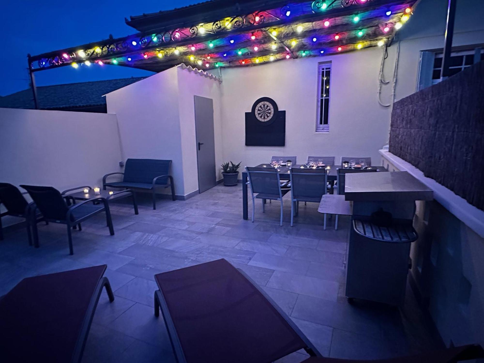 Appartement 4 A 8 Personnes, Spacieux De Standing Classe 4 Etoiles Nîmes Esterno foto
